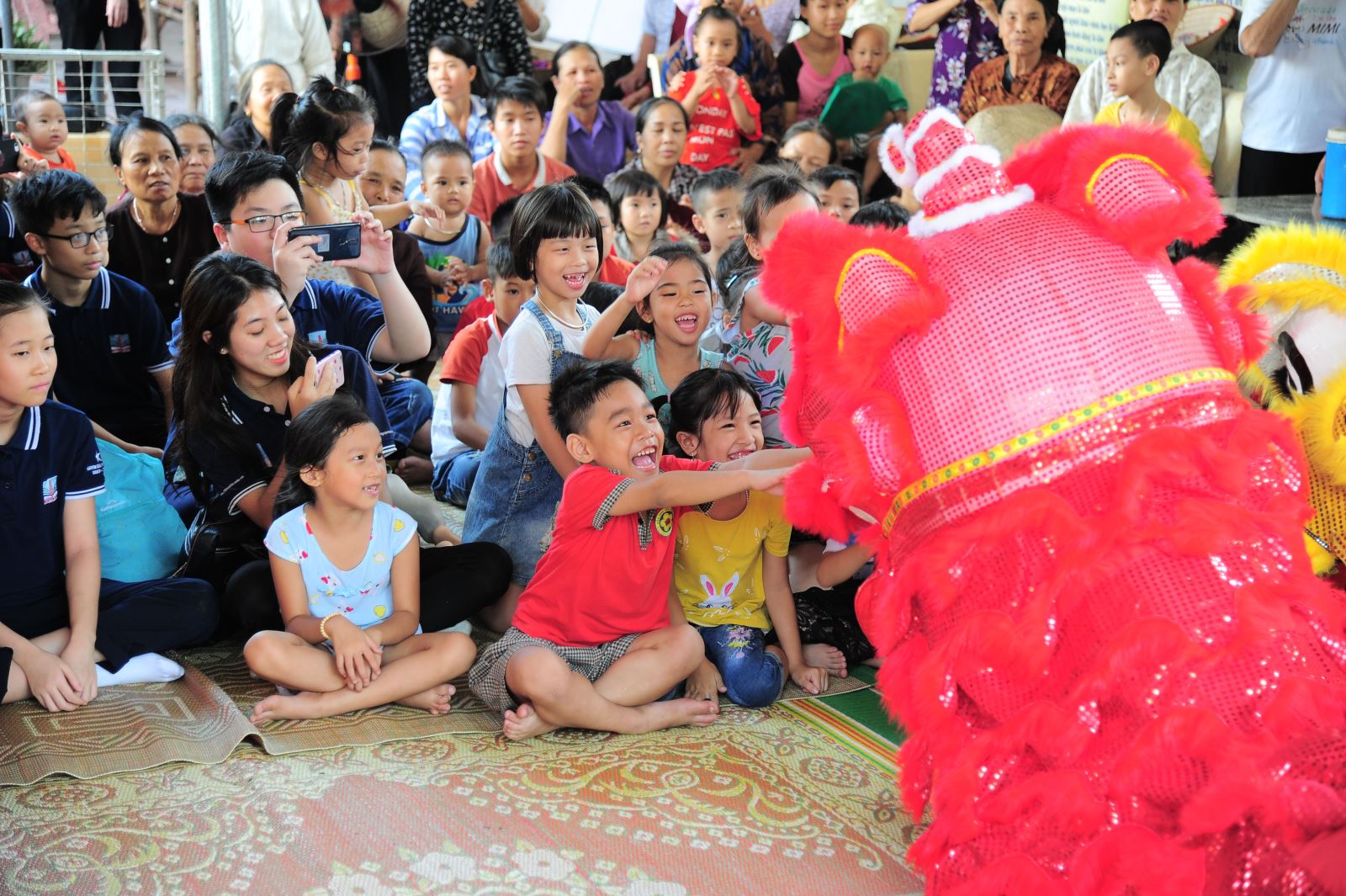 Celebrating mid autumn festival with Nguyen Sieu