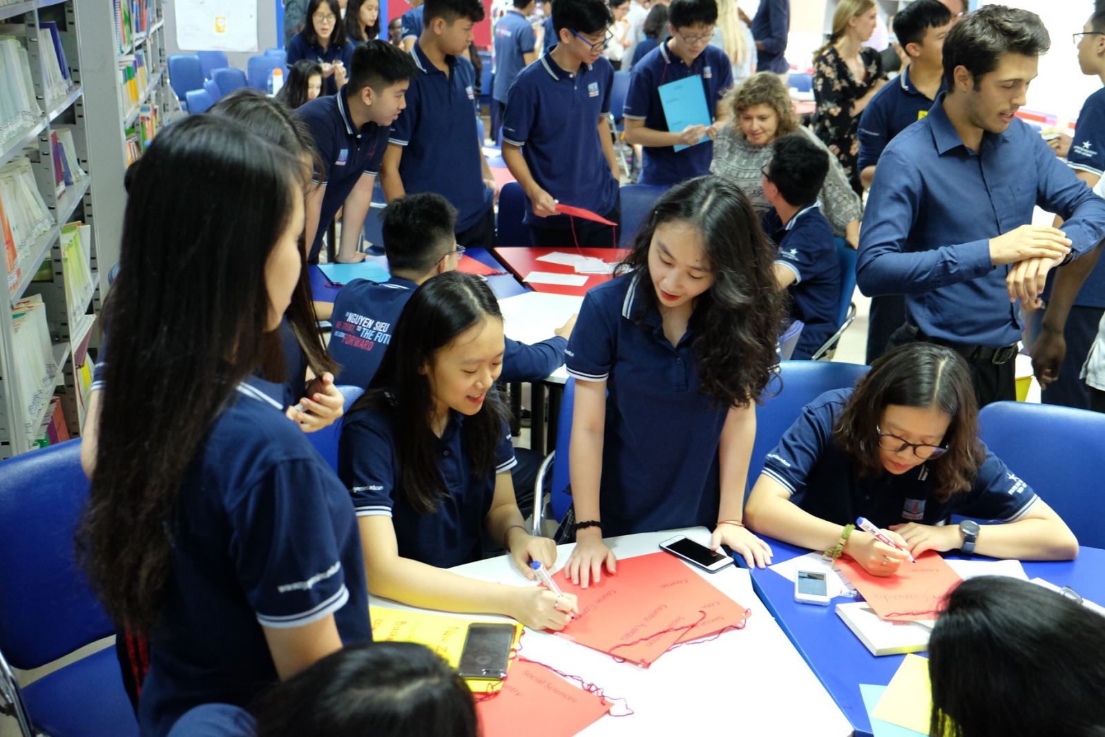 EXPLORE THE WORLD’S UNIVERSITIES WITH NGUYEN SIEU SCHOOL TEACHERS